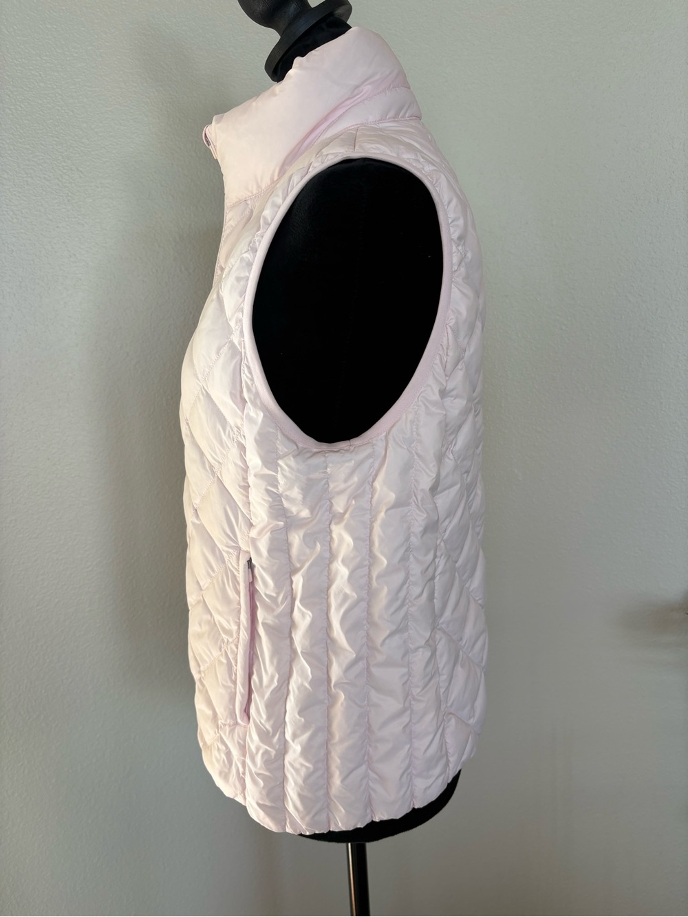 Tory Sport Women’s Soft Pink Quilted, Lightweight Puffer Vest - Picture 4 of 13